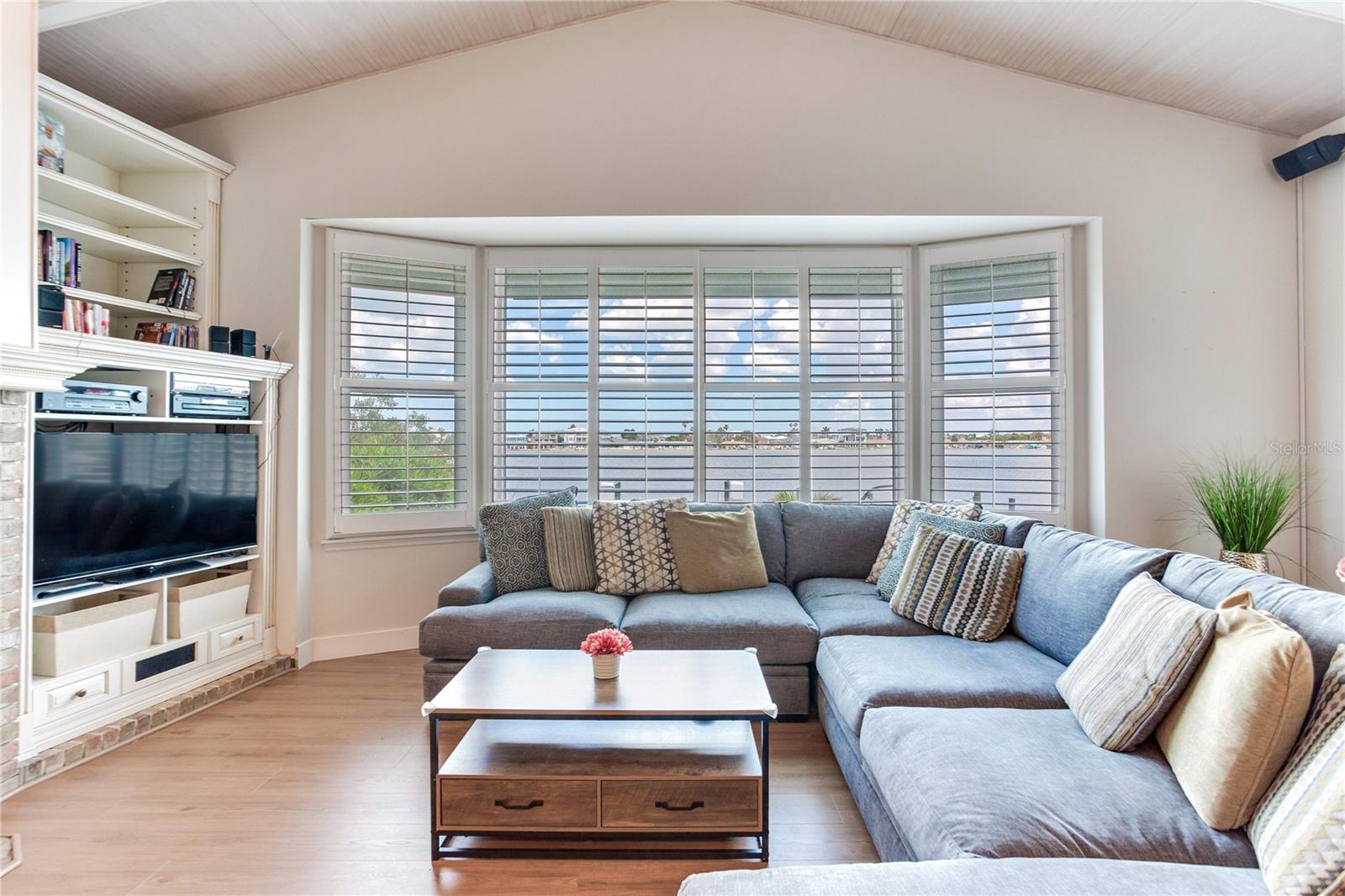 SUNRAY BEACH HOMES - Residential