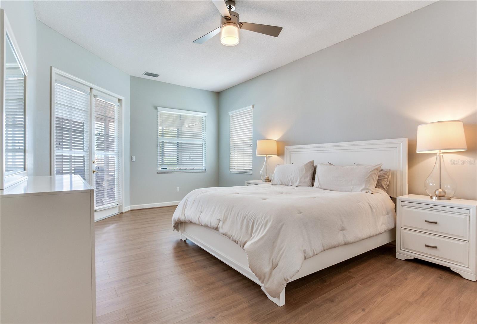 SUNRAY BEACH HOMES - Residential