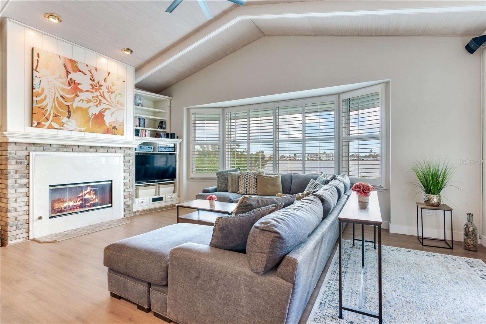 SUNRAY BEACH HOMES - Residential