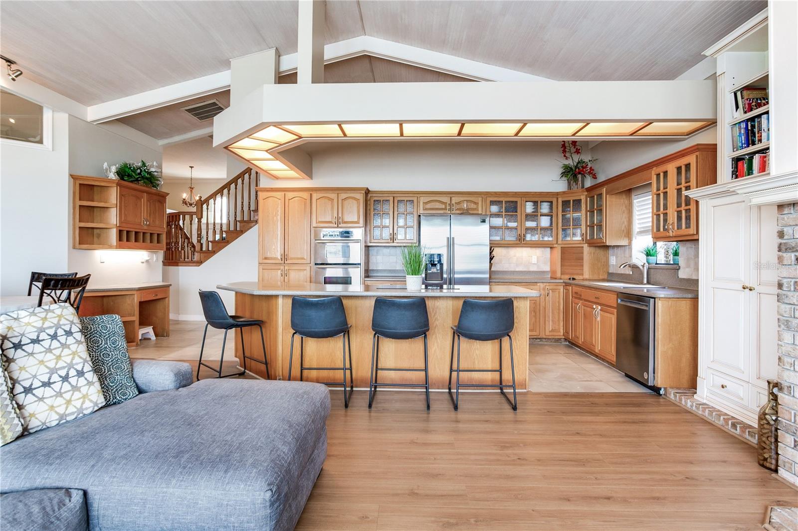 SUNRAY BEACH HOMES - Residential