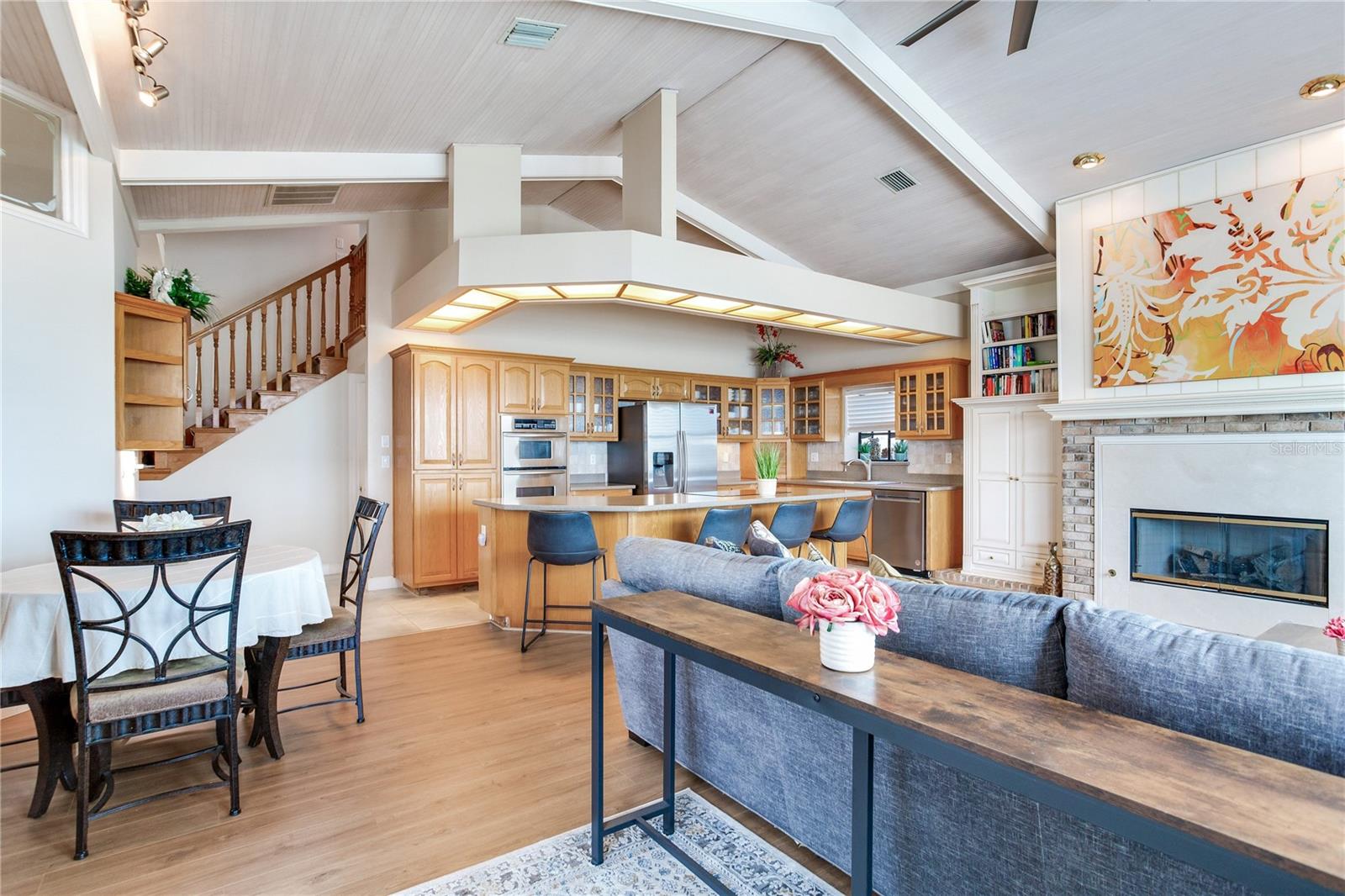 SUNRAY BEACH HOMES - Residential