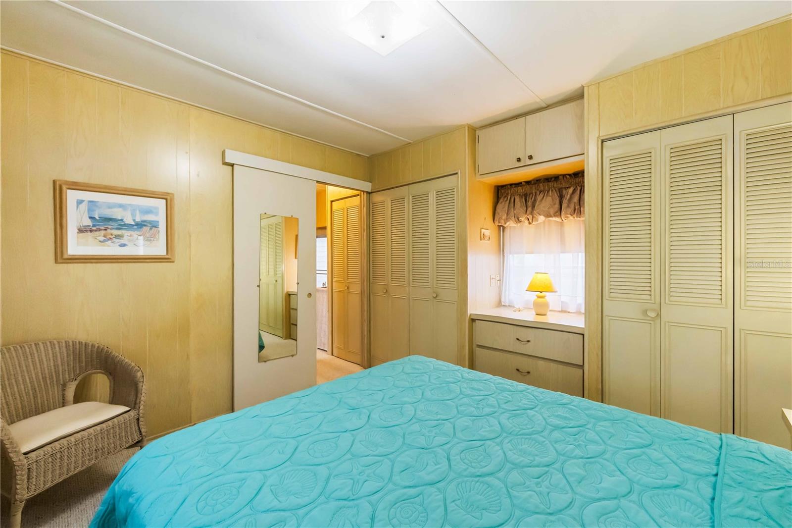 COLONIAL MANOR - Residential