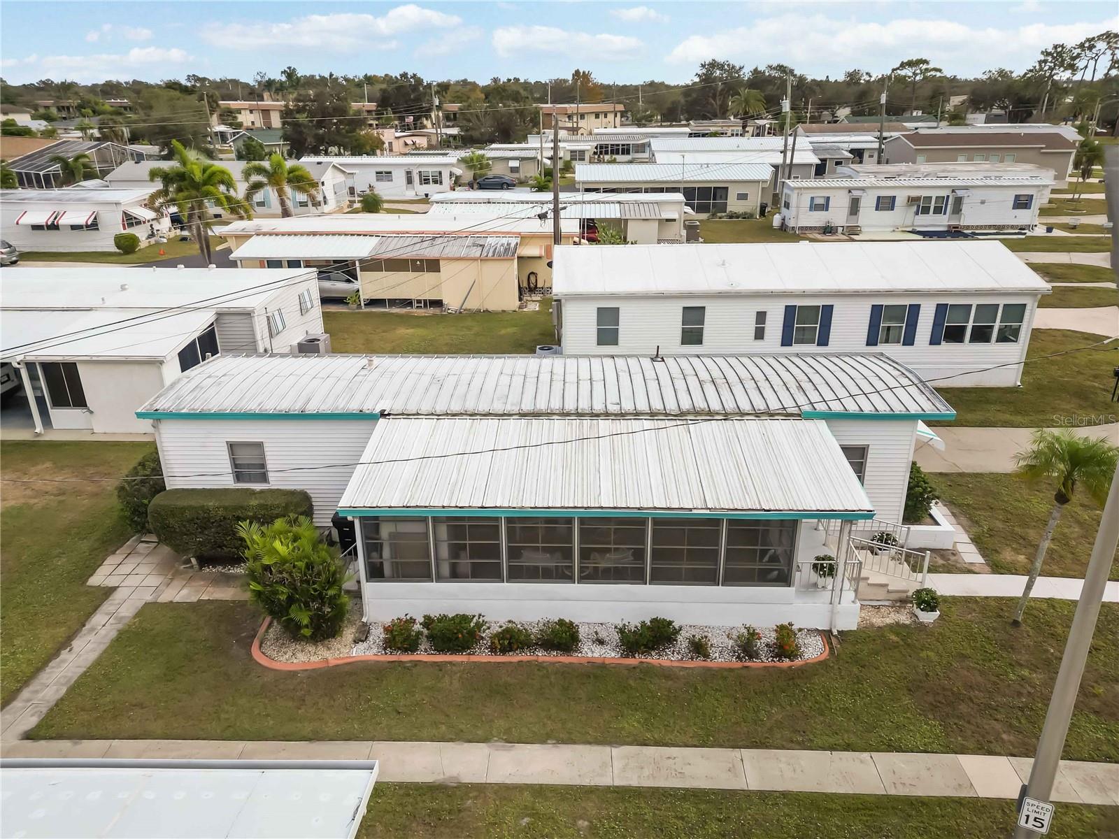 COLONIAL MANOR - Residential