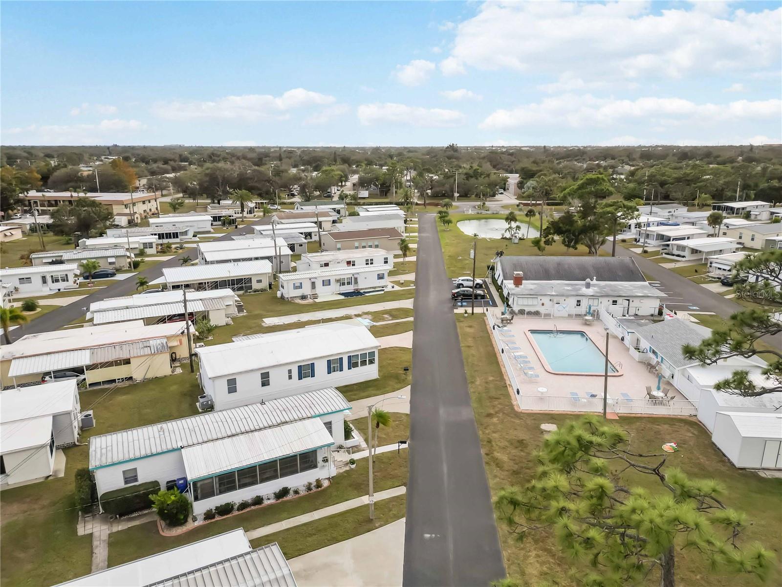 COLONIAL MANOR - Residential