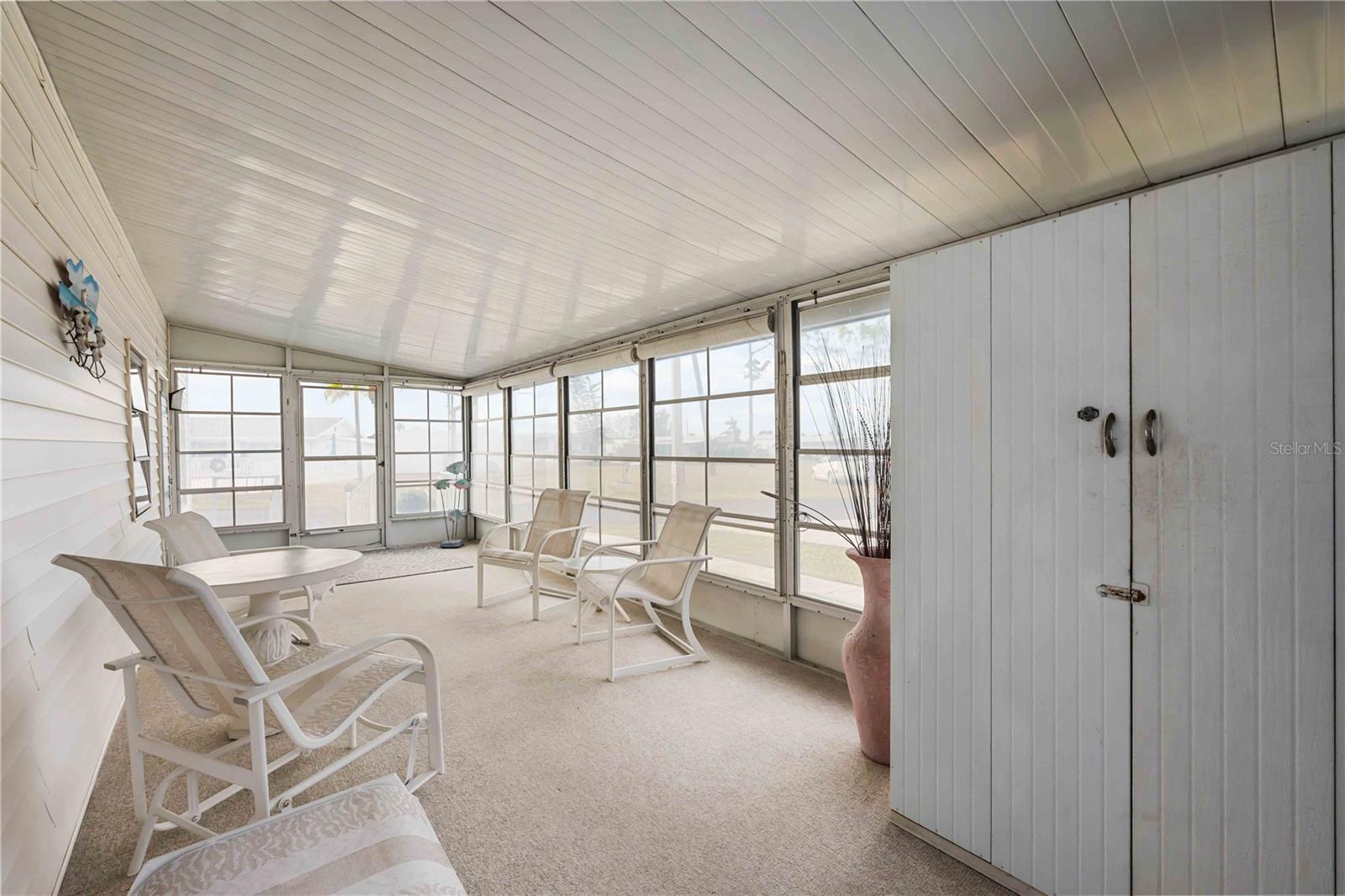 COLONIAL MANOR - Residential