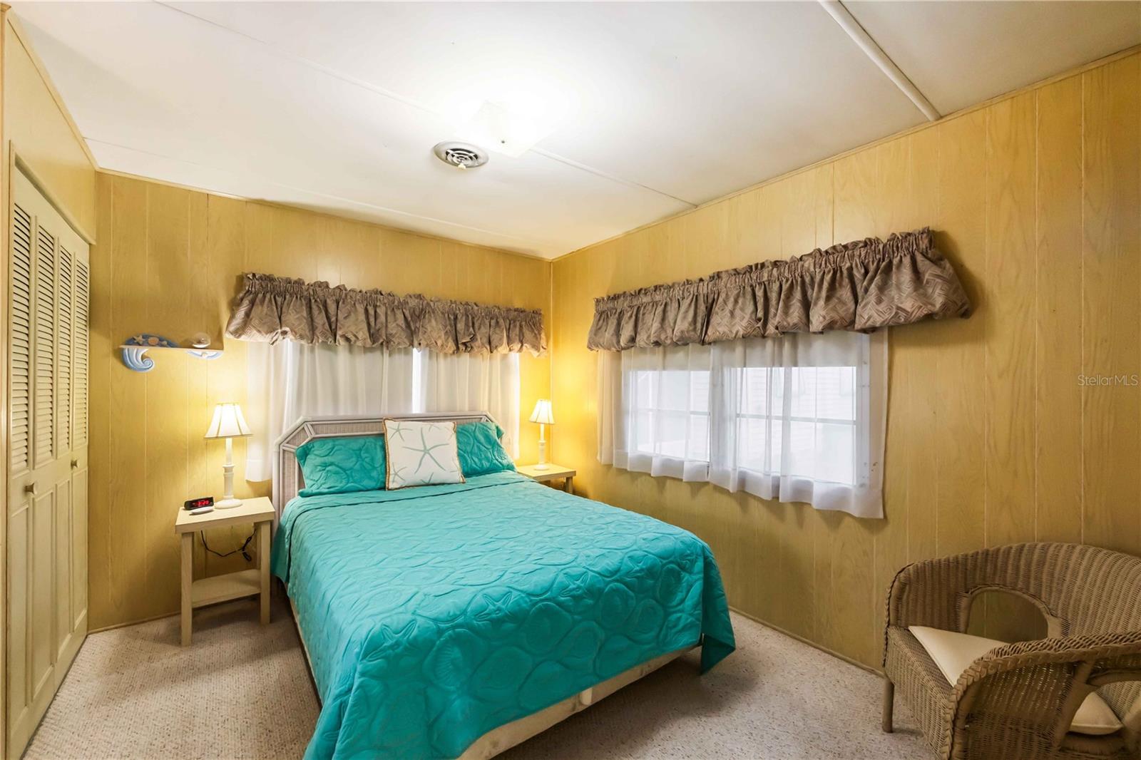 COLONIAL MANOR - Residential