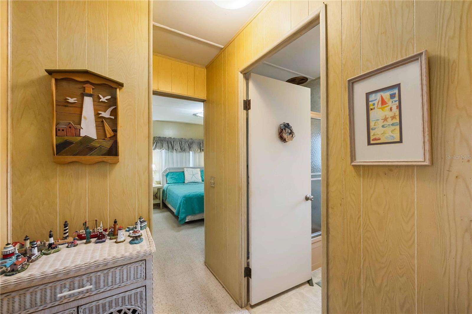 COLONIAL MANOR - Residential