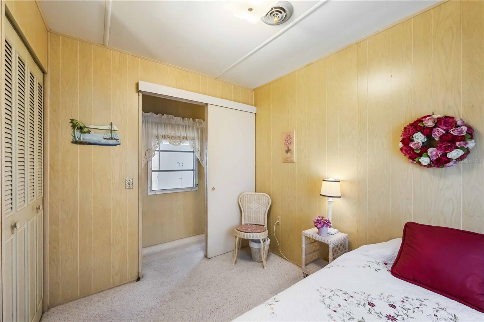 COLONIAL MANOR - Residential