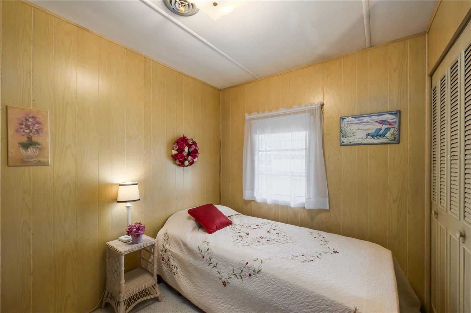 COLONIAL MANOR - Residential