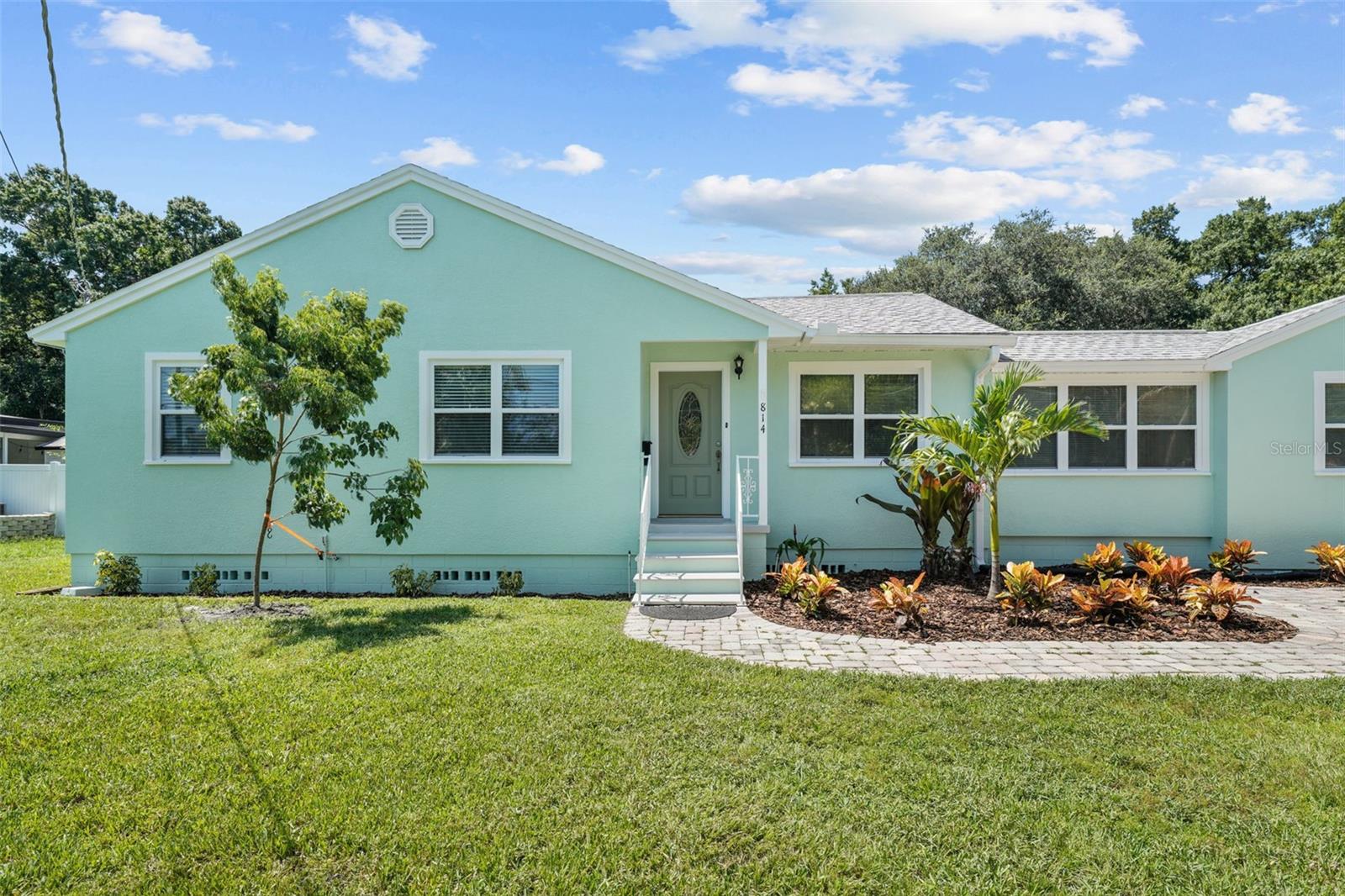 814 W INDIANA AVENUE