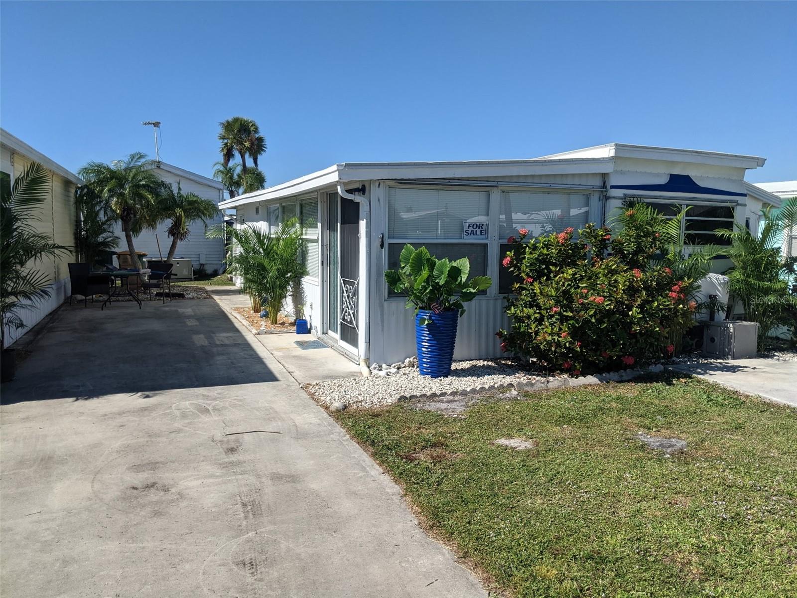 HOLIDAY TRAVEL PARK ENGLEWOOD - Residential