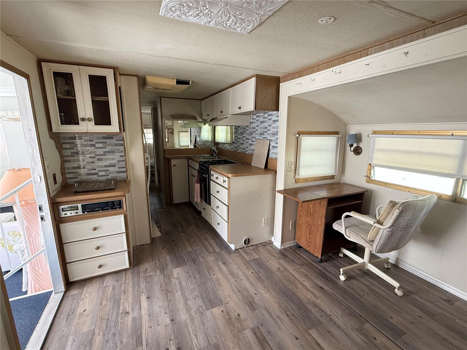 HOLIDAY TRAVEL PARK ENGLEWOOD - Residential