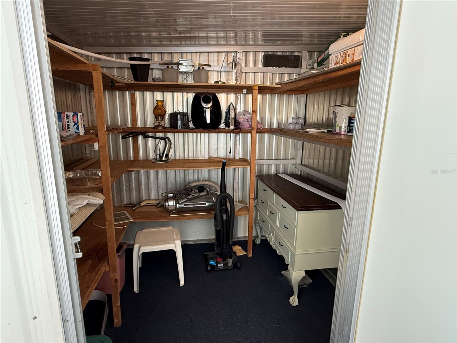 HOLIDAY TRAVEL PARK ENGLEWOOD - Residential