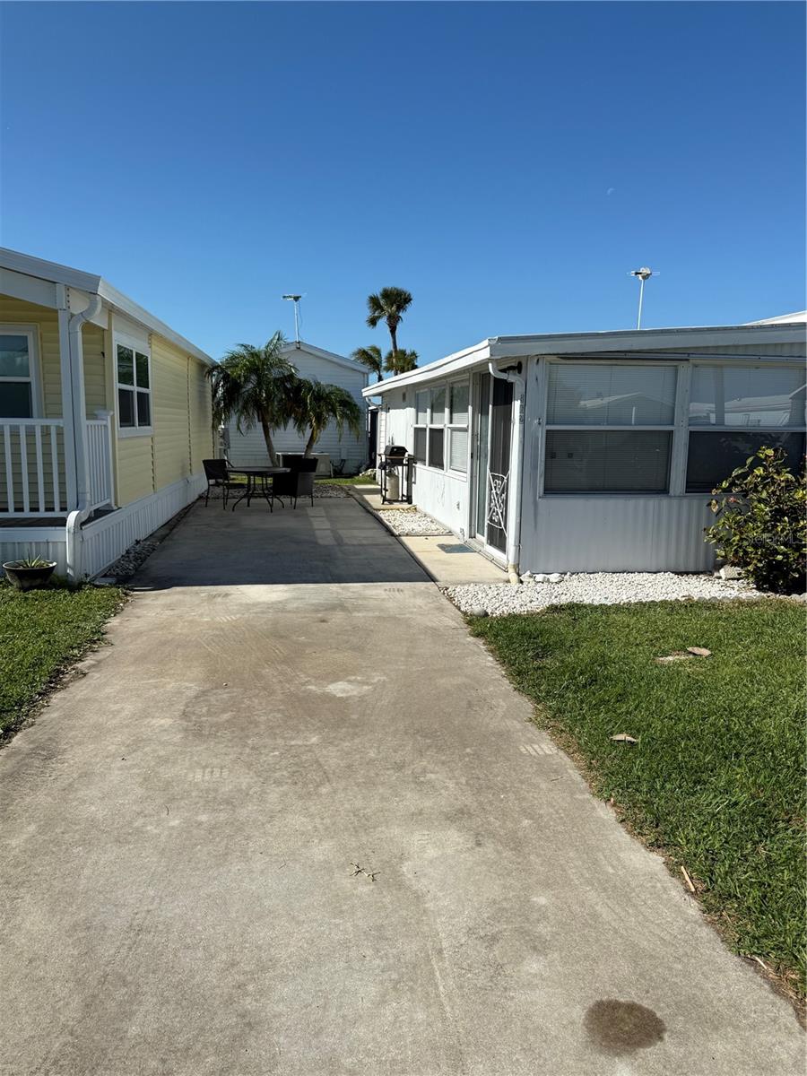 HOLIDAY TRAVEL PARK ENGLEWOOD - Residential