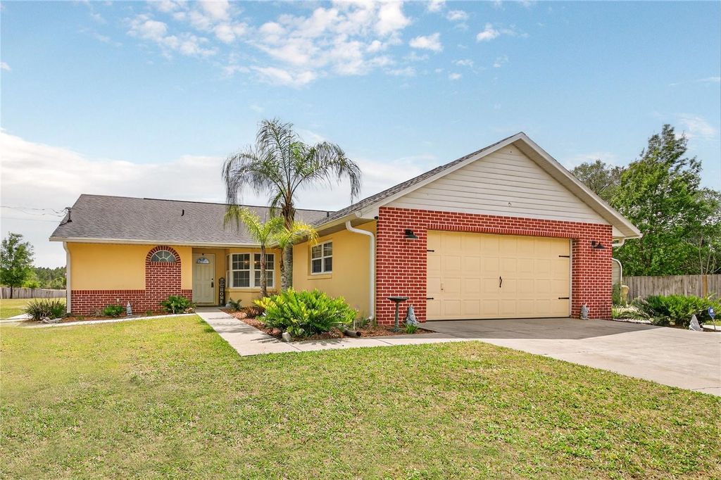 Photo of 23440 Oak Lane, Sorrento, FL 32776 (MLS # G5110515)