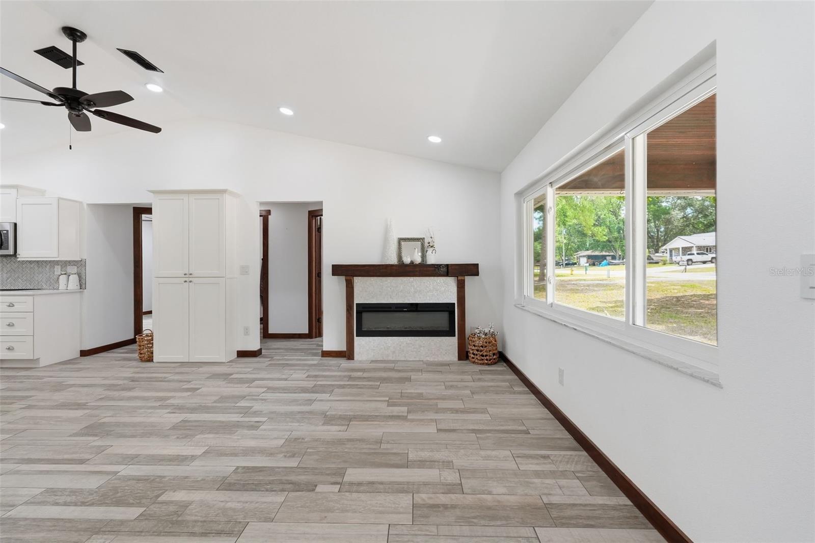 SUNBURST HILLS SUB - Residential