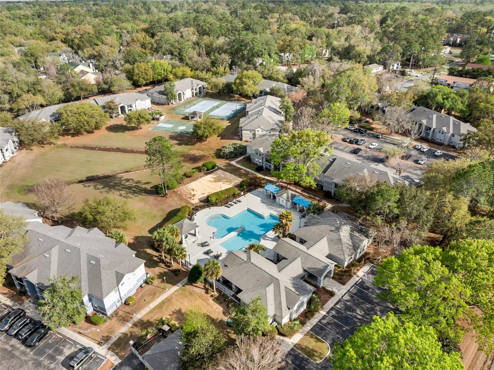 WINDSOR PARK CONDOMINIUM - Residential