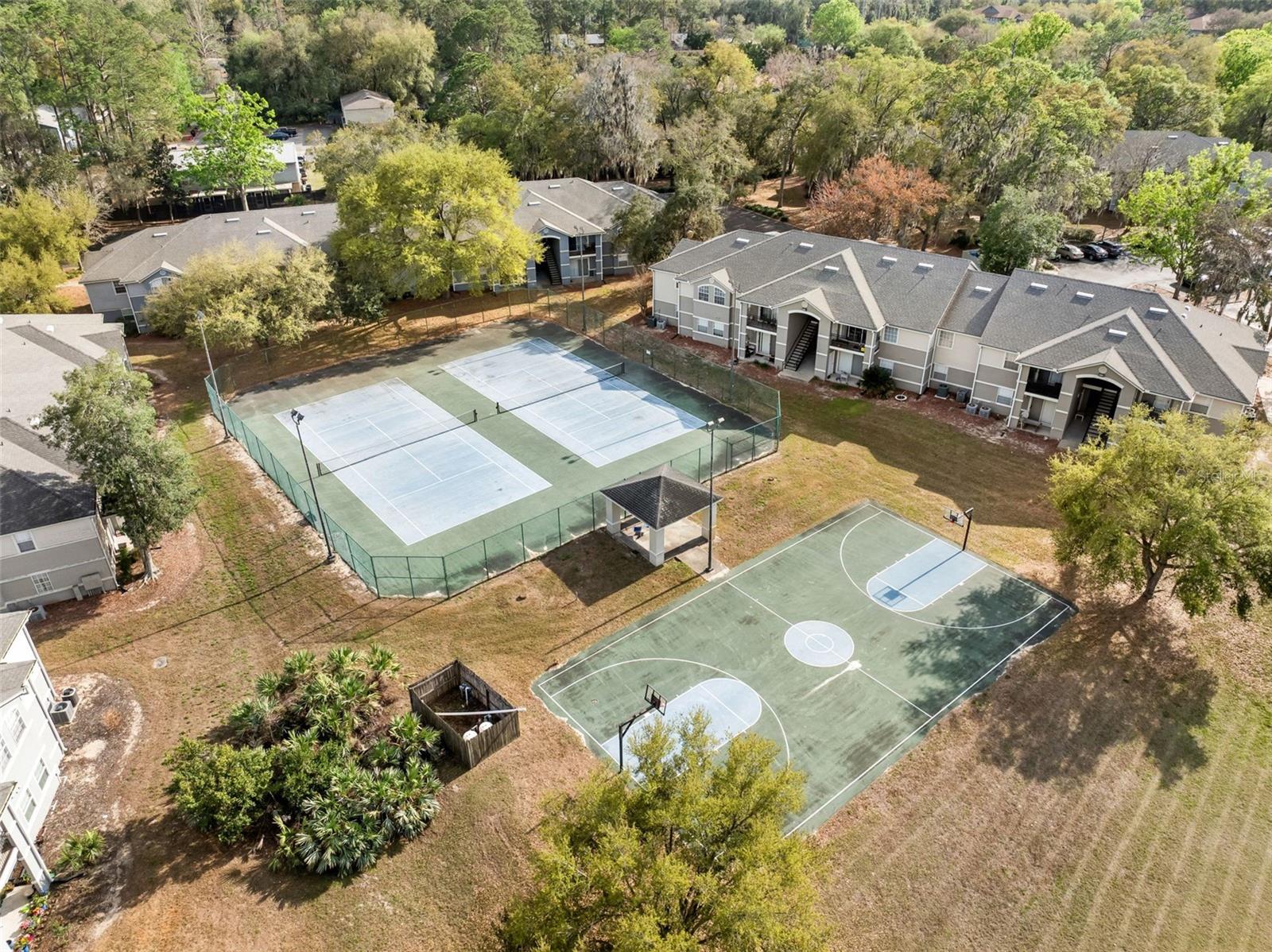 WINDSOR PARK CONDOMINIUM - Residential