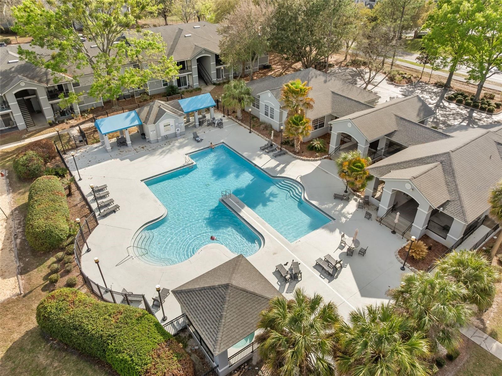 WINDSOR PARK CONDOMINIUM - Residential