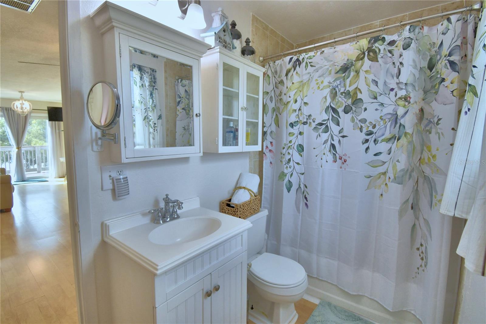 LUCERNE SHORES - Residential