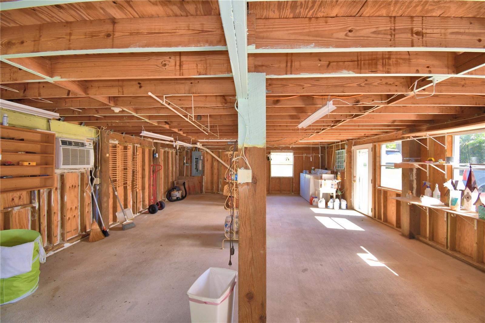 LUCERNE SHORES - Residential