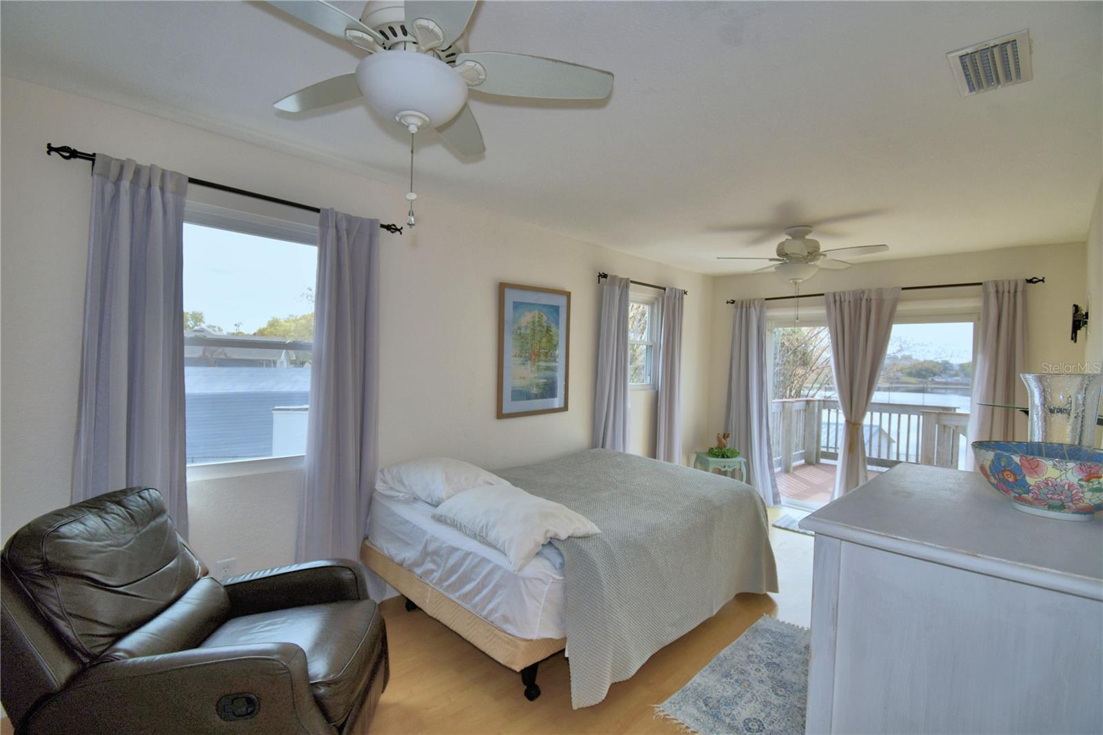 LUCERNE SHORES - Residential