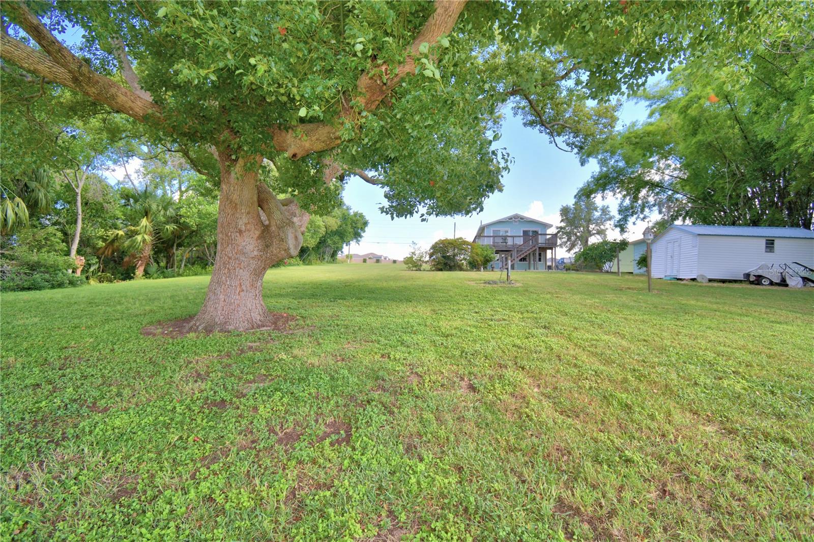 LUCERNE SHORES - Residential