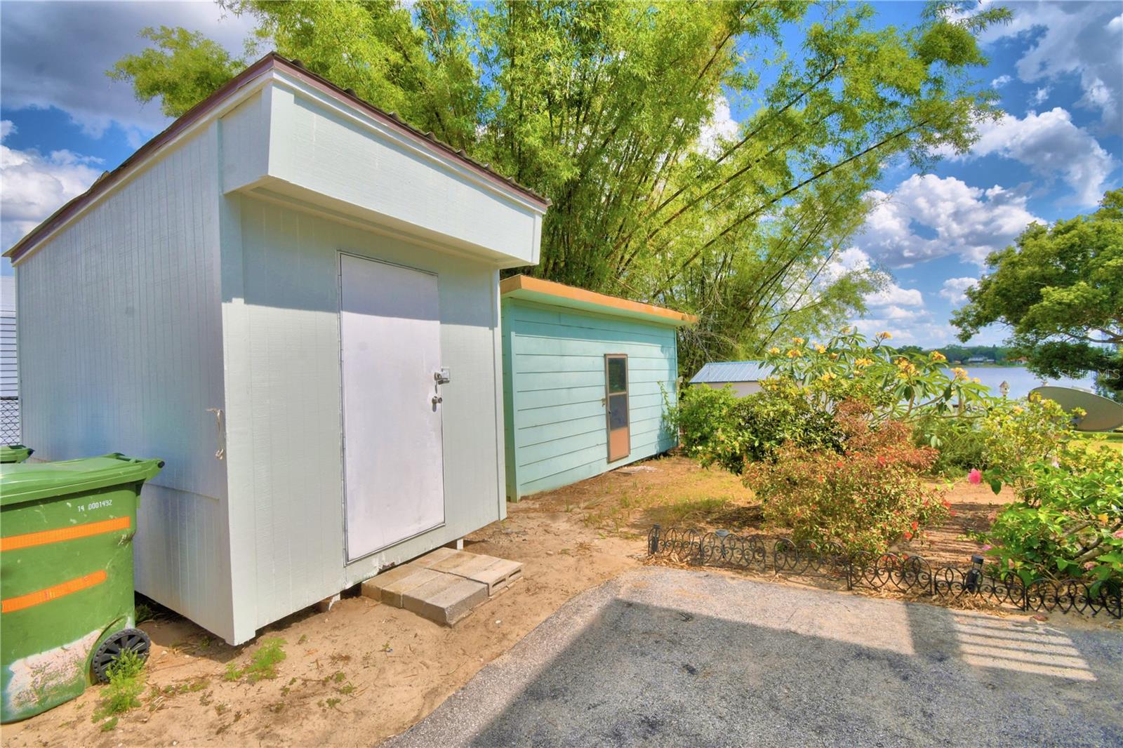 LUCERNE SHORES - Residential