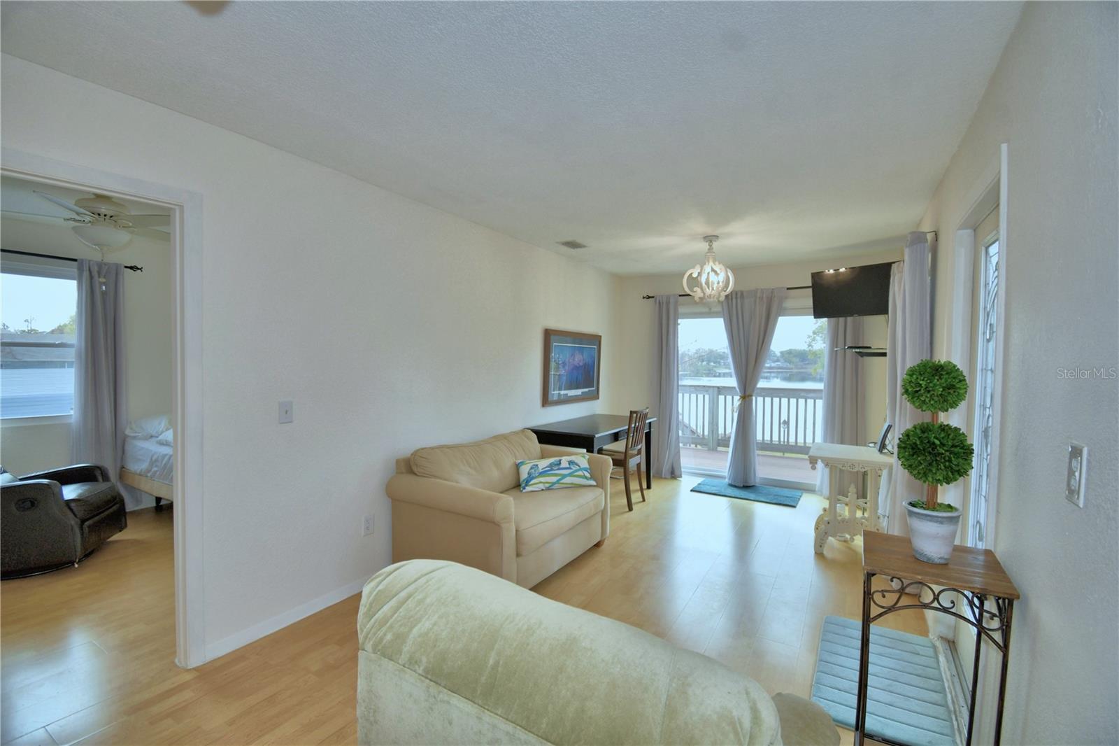 LUCERNE SHORES - Residential