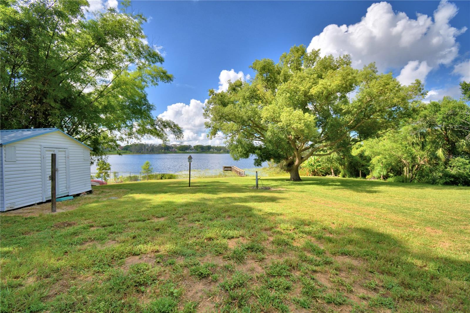 LUCERNE SHORES - Residential