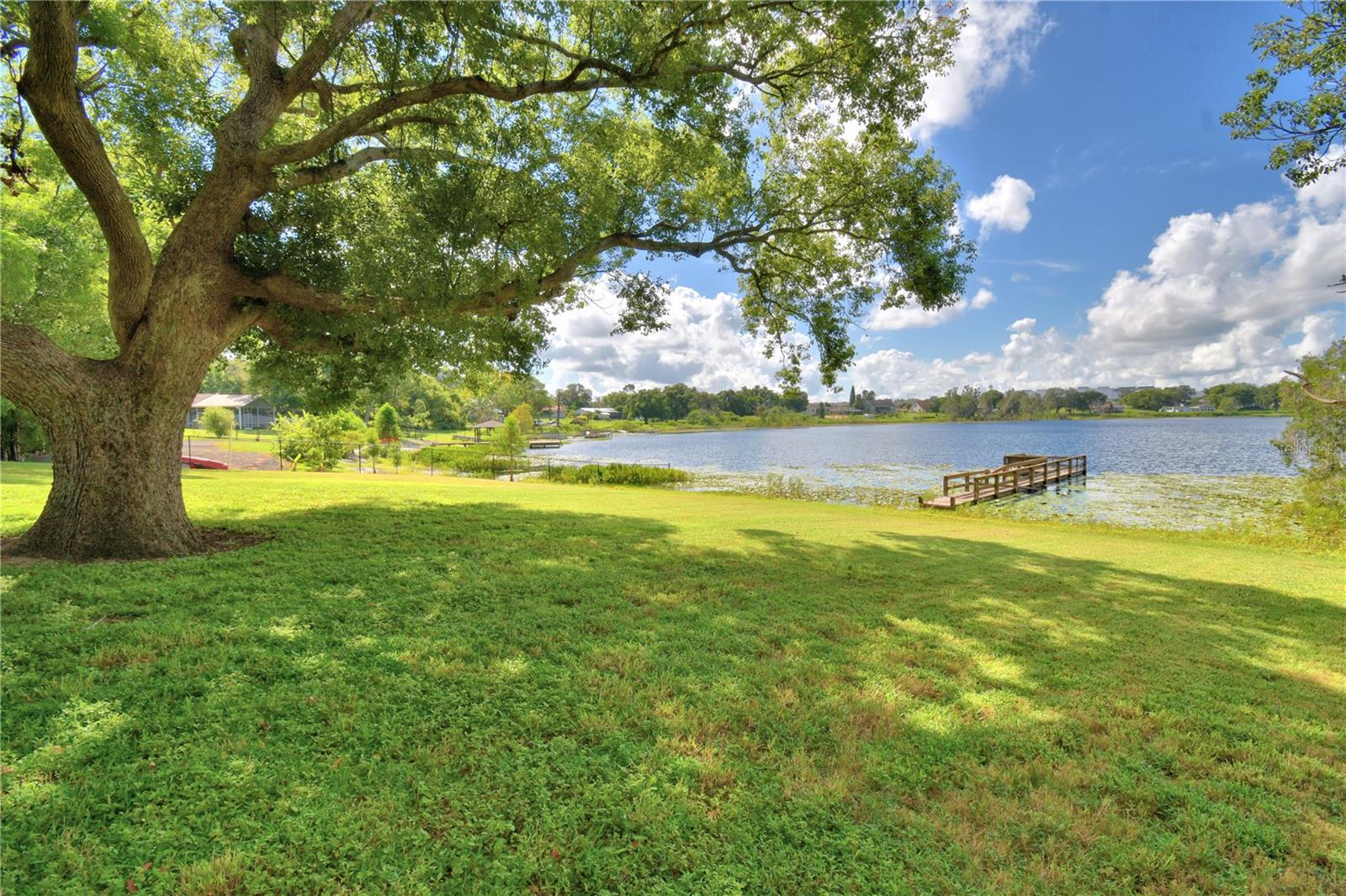 LUCERNE SHORES - Residential