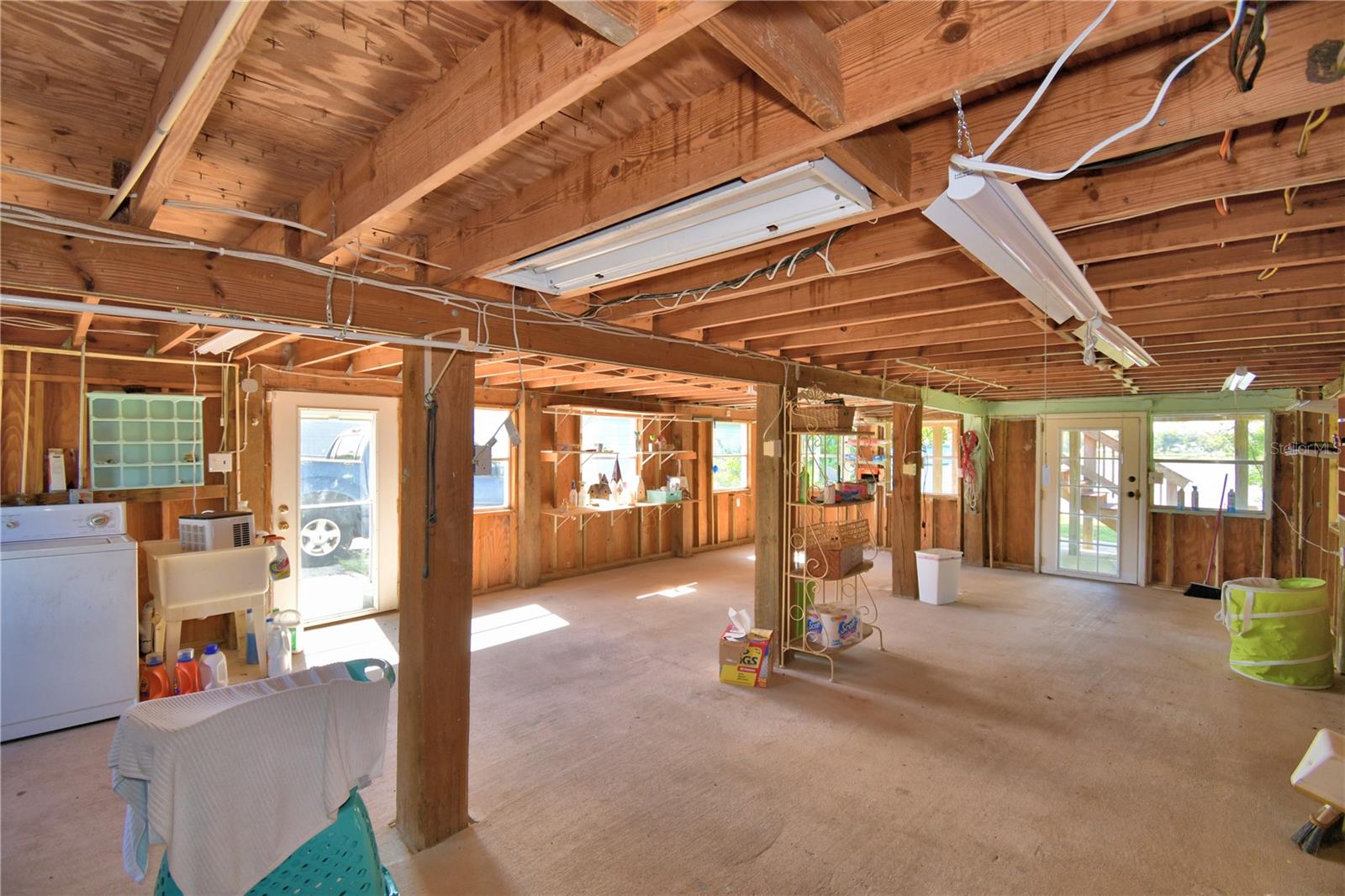 LUCERNE SHORES - Residential