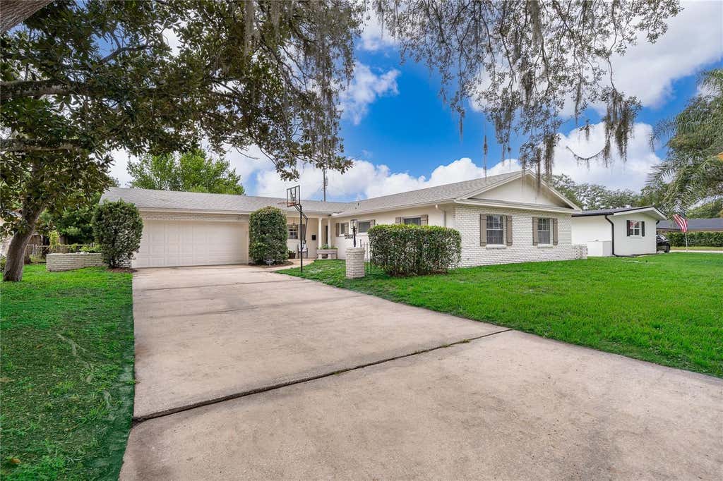 Photo of 2464 Hunterfield Road, Maitland, FL 32751 (MLS # O6424179)