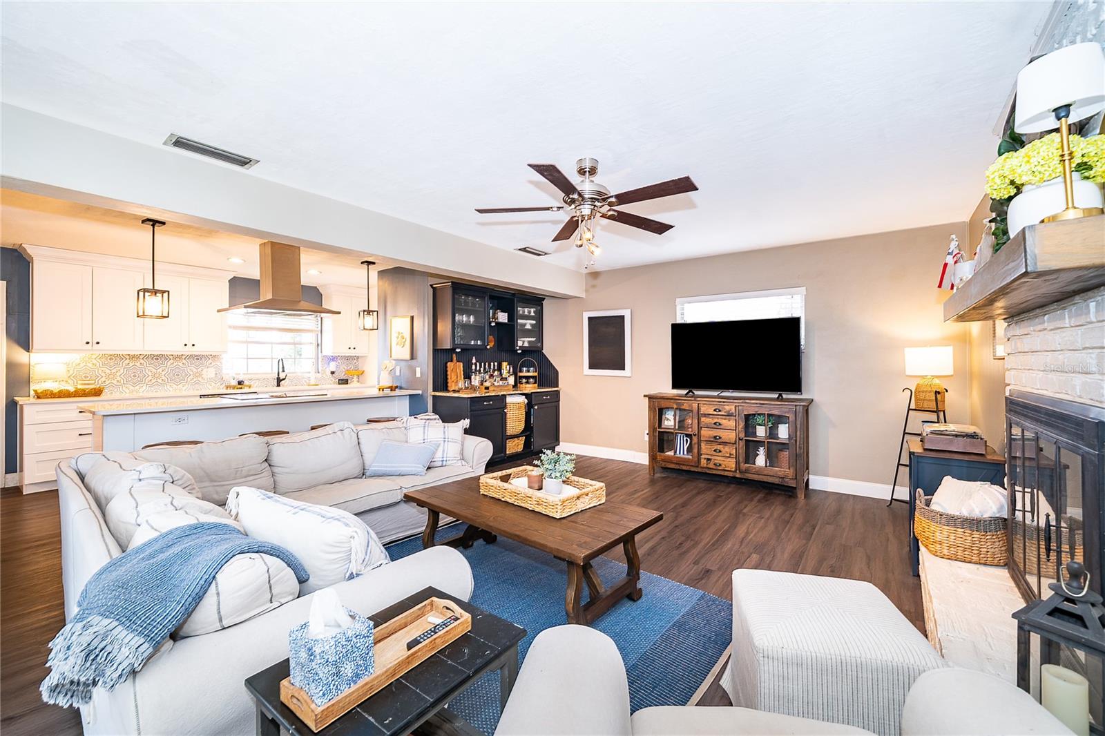 2464 HUNTERFIELD ROAD