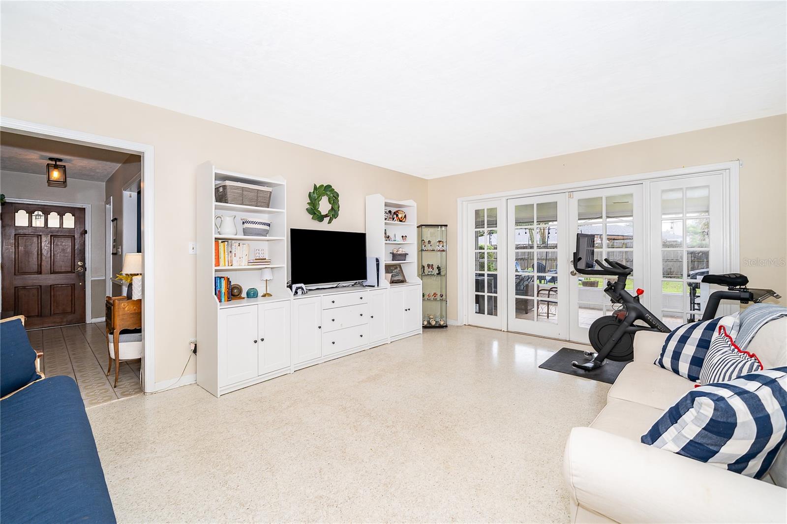 2464 HUNTERFIELD ROAD
