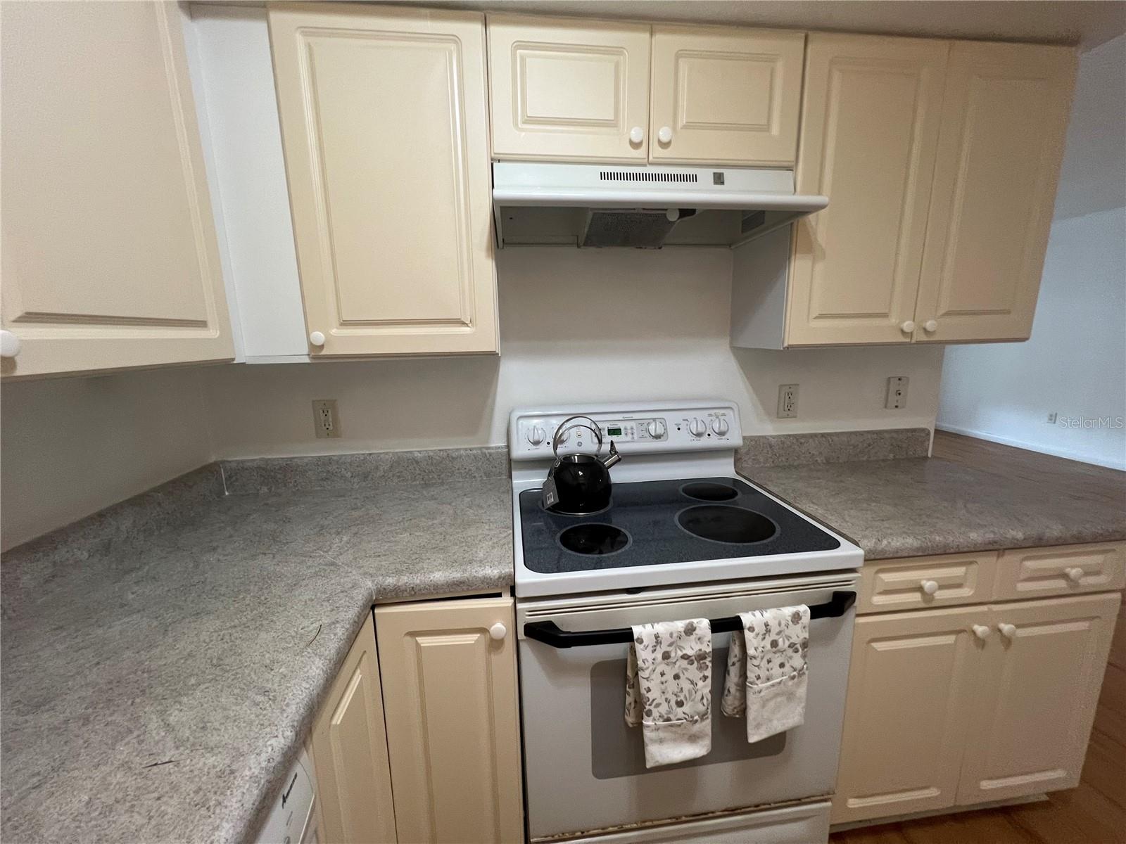 TOWN & COUNTRY MANOR - Residential Lease