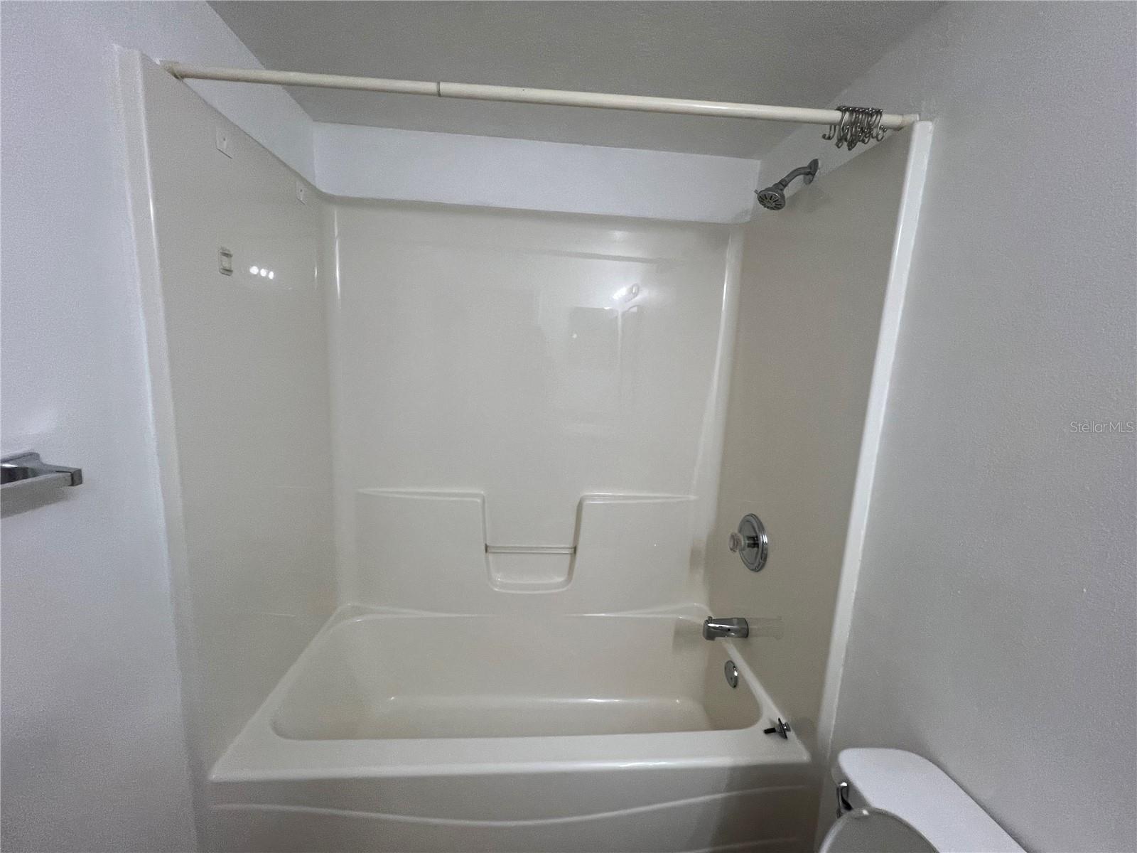 TOWN & COUNTRY MANOR - Residential Lease