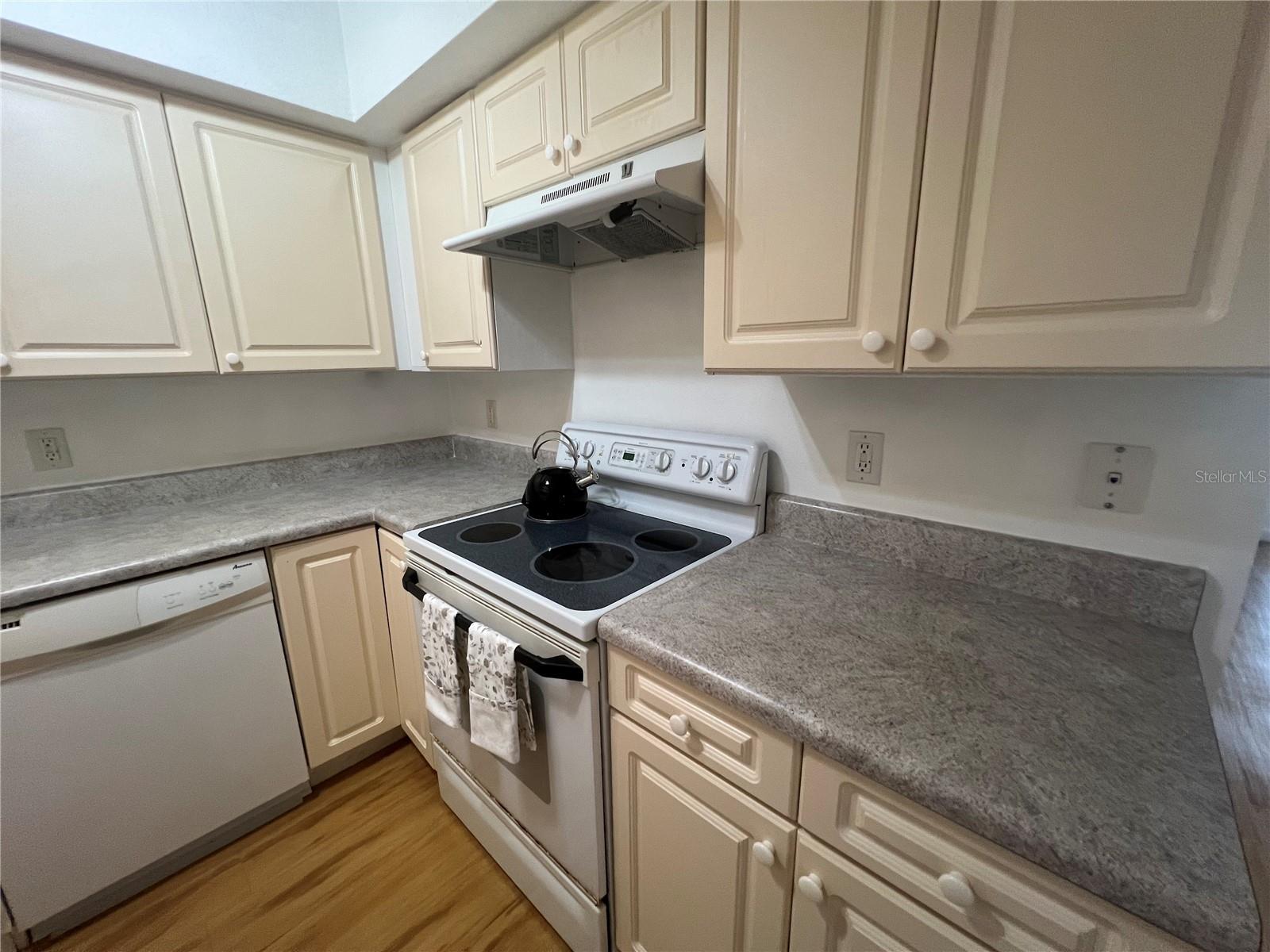 TOWN & COUNTRY MANOR - Residential Lease