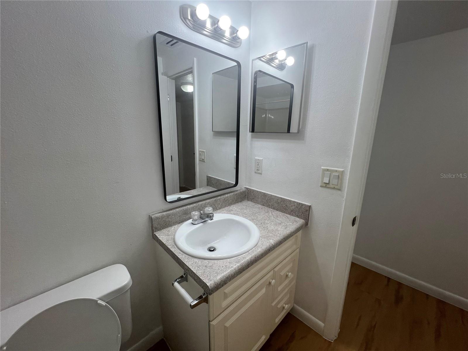 TOWN & COUNTRY MANOR - Residential Lease