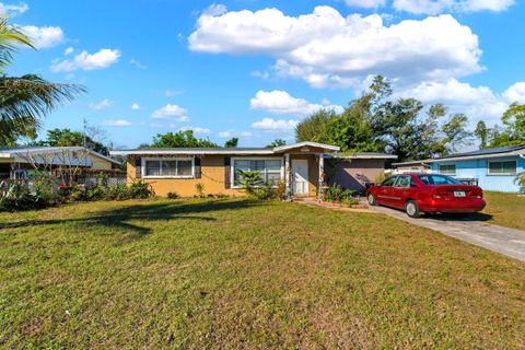 Photo of 2612 22nd Street W, Bradenton, FL 34205 (MLS # TB8460514)