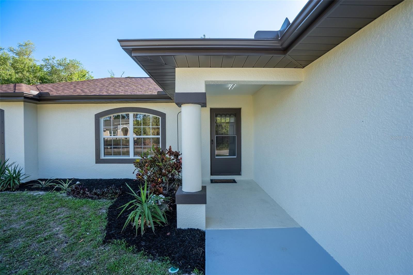 2405 MISTLETO LANE