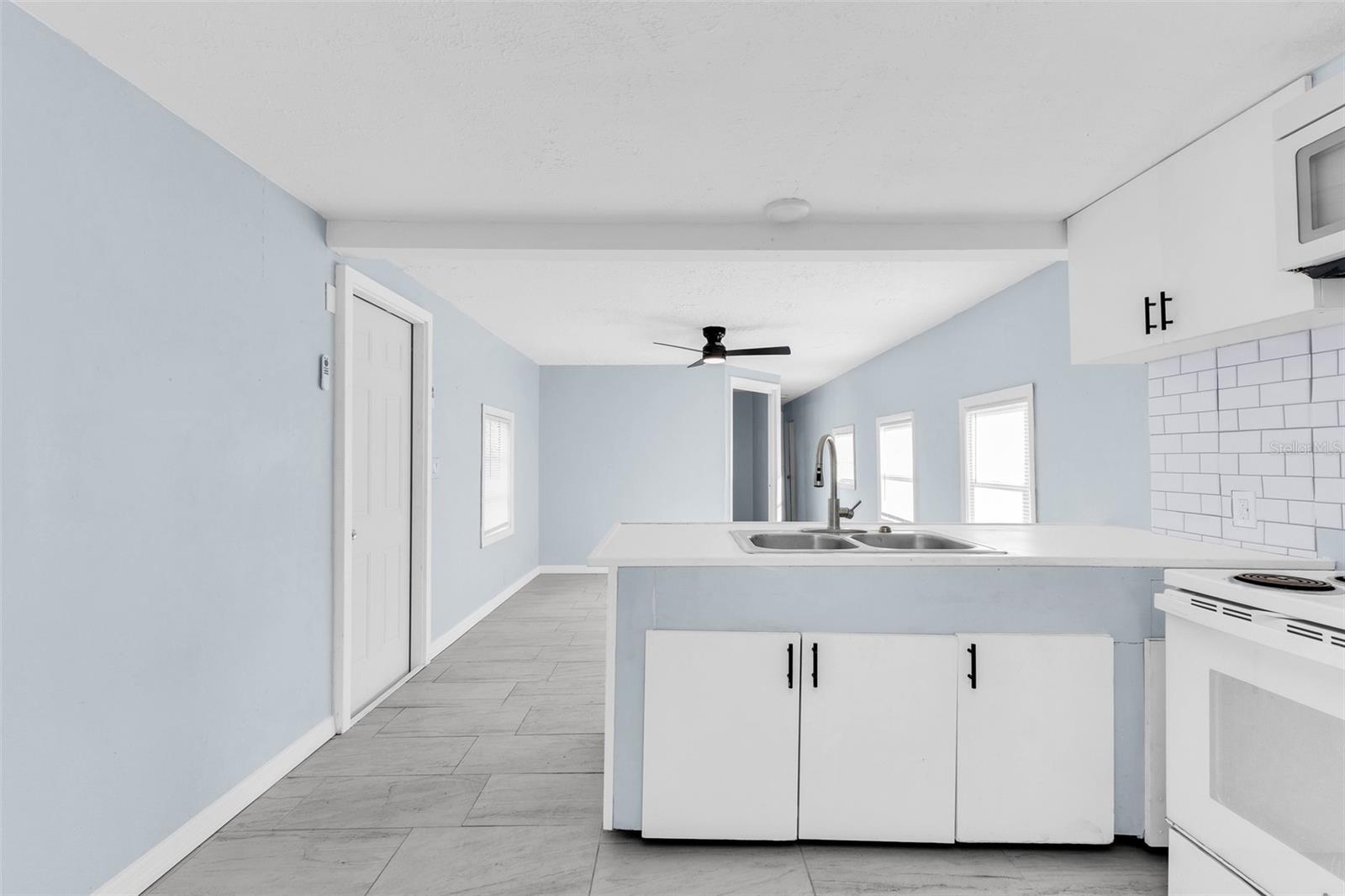 GROVELAND - Residential