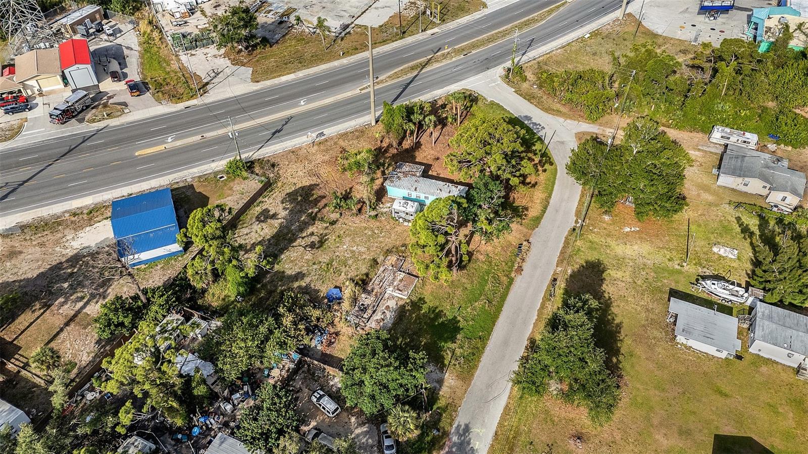 GROVELAND - Residential