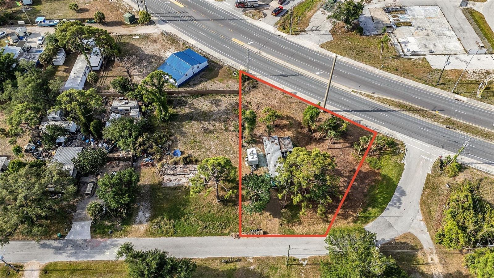 GROVELAND - Residential