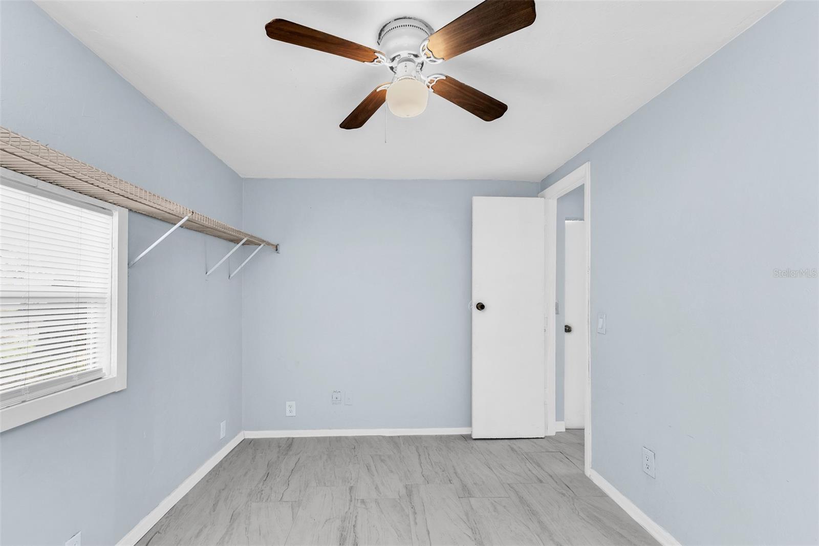 GROVELAND - Residential