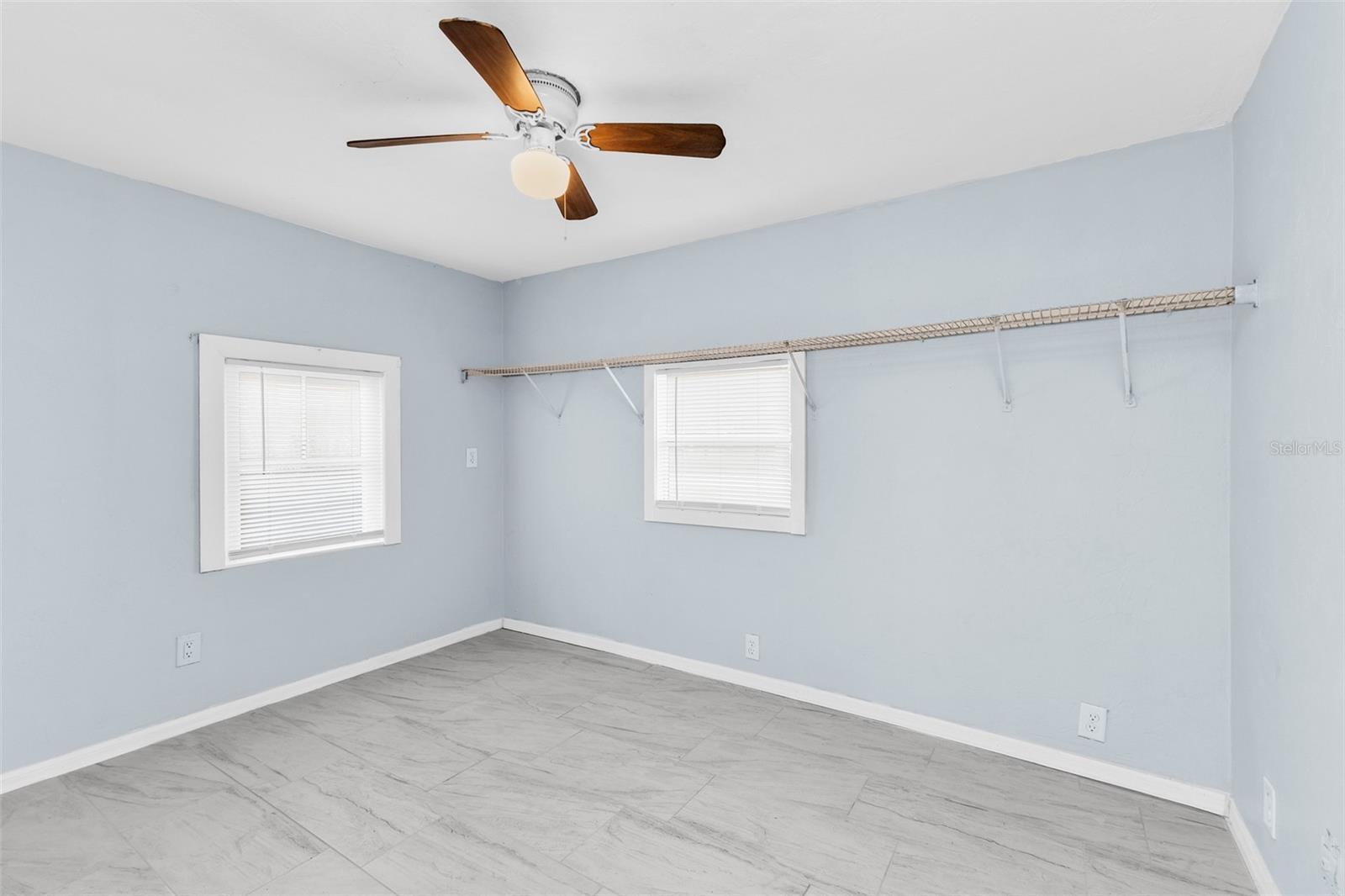 GROVELAND - Residential