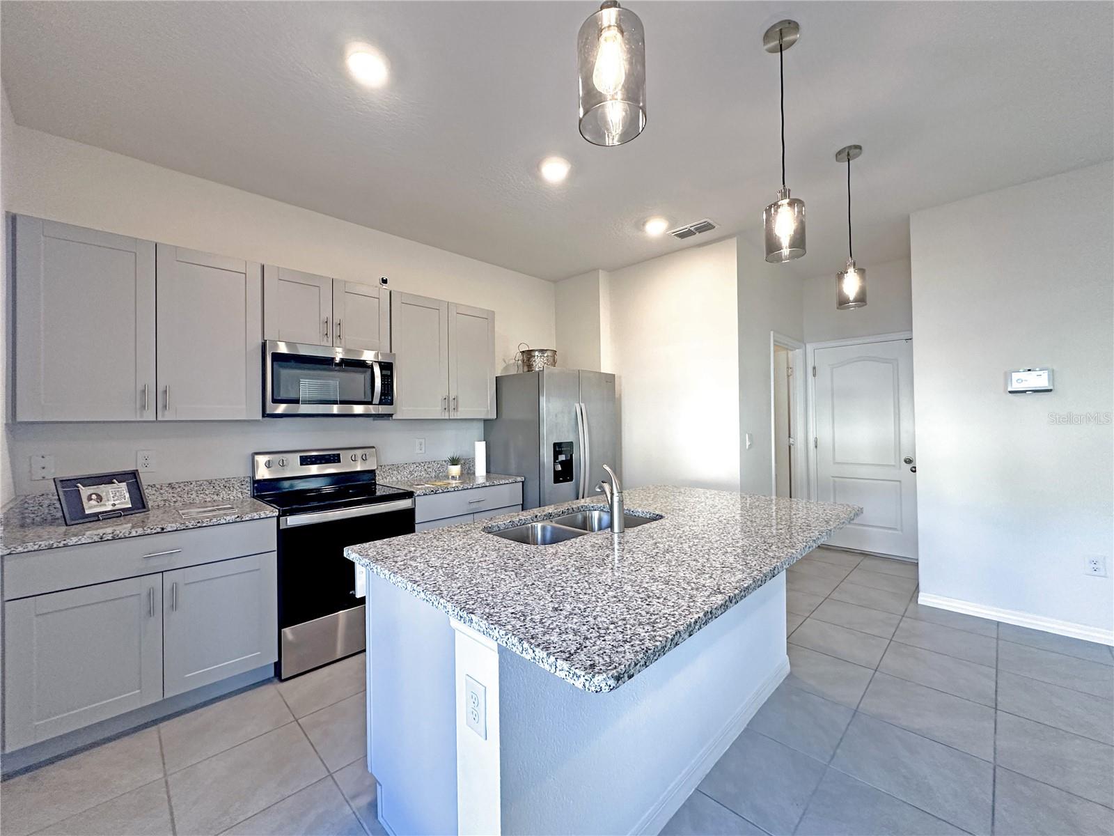 PALMS PH 5 - Residential Lease