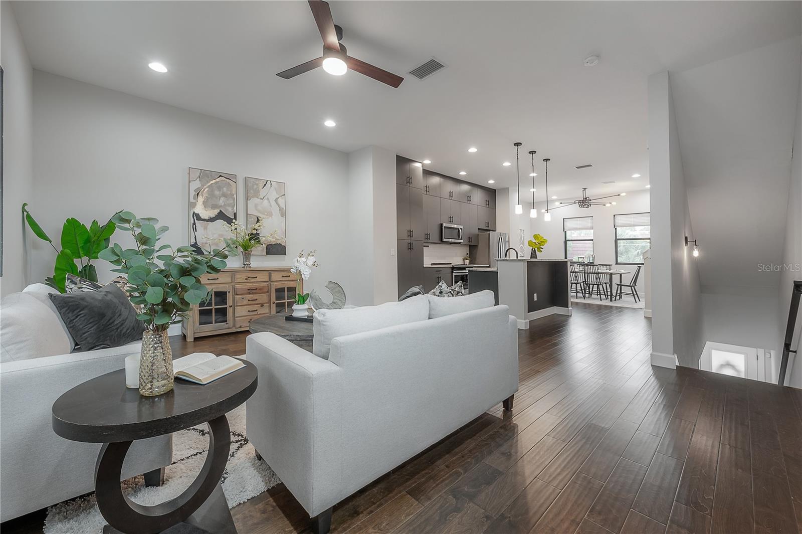 LAS AZOTEAS TWNHMS - Residential