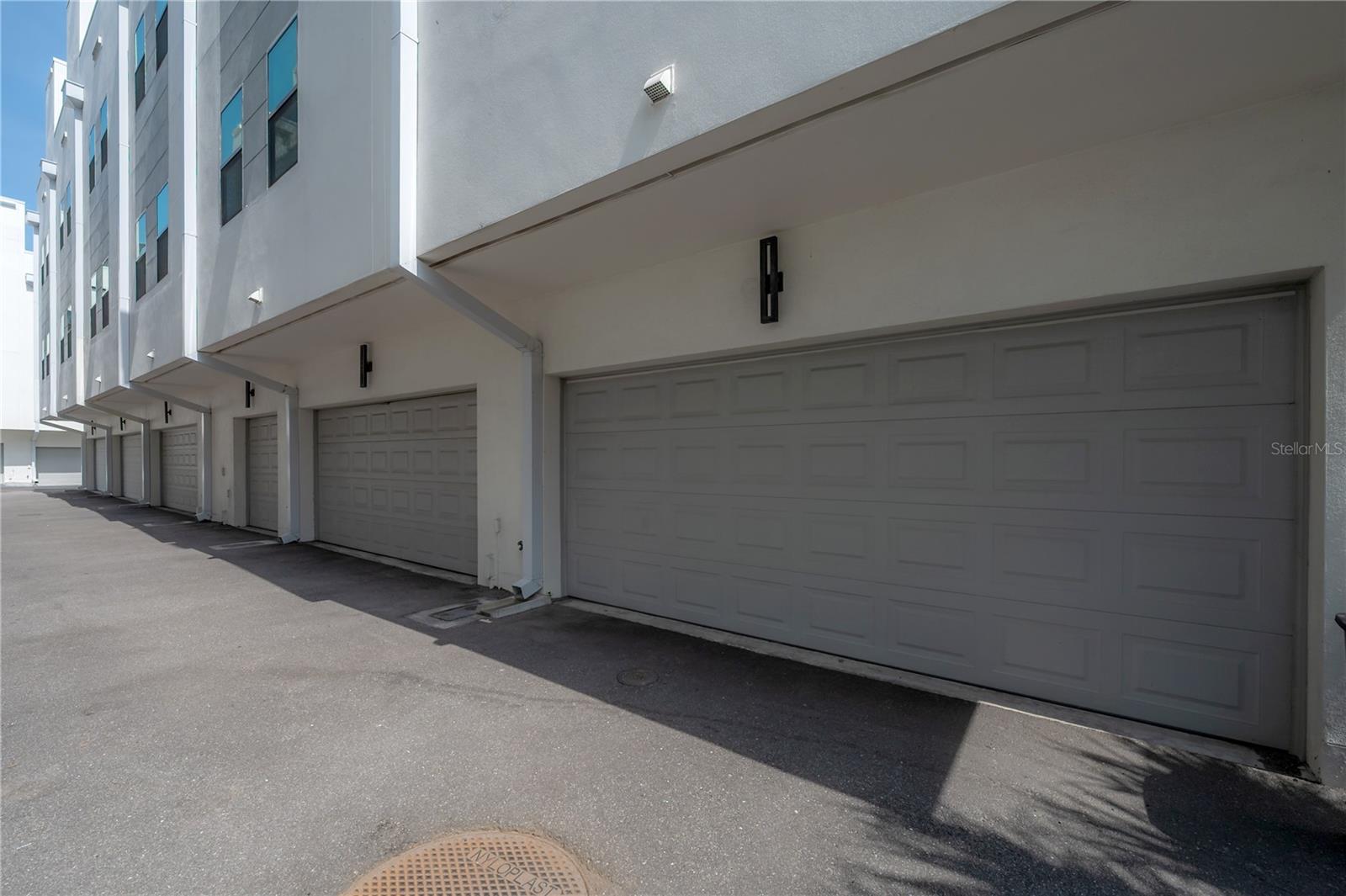 LAS AZOTEAS TWNHMS - Residential