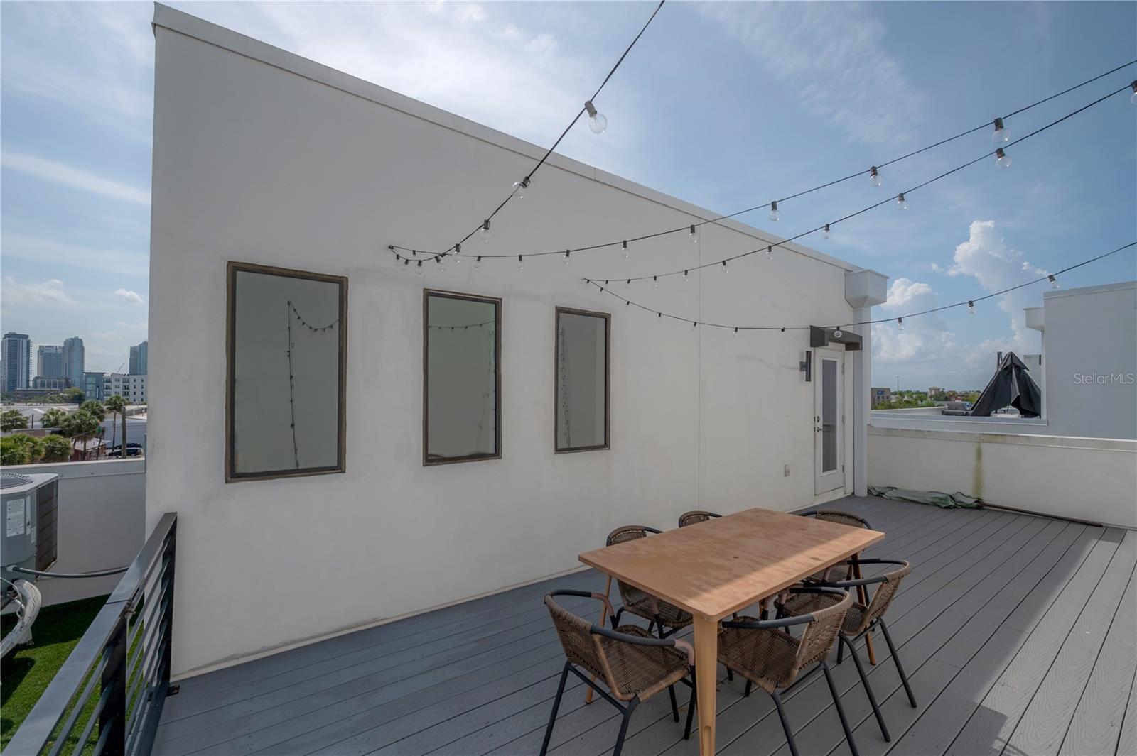 LAS AZOTEAS TWNHMS - Residential